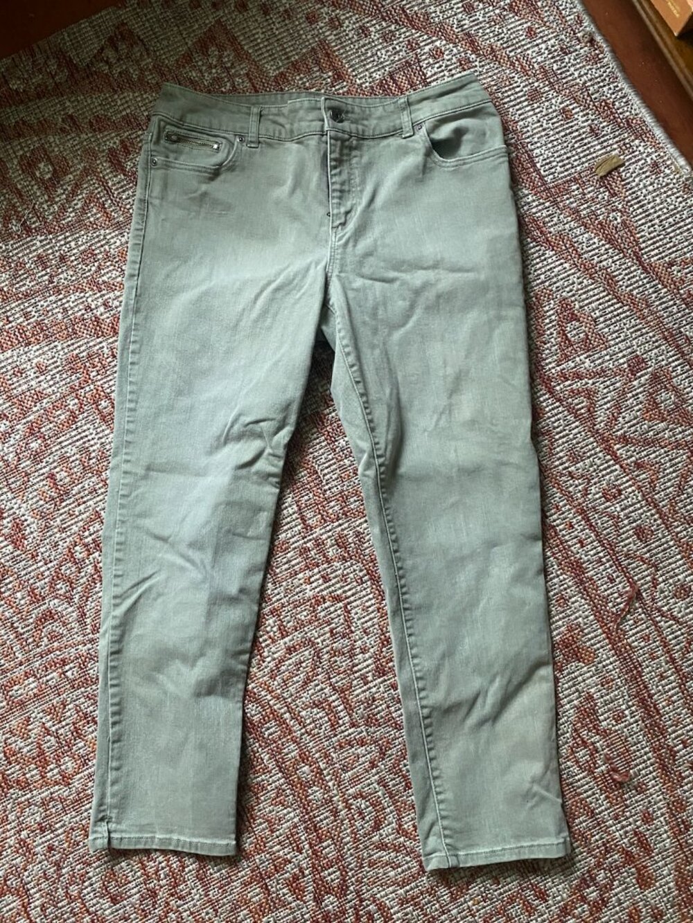 Chico's Size 2 Platinum Denim Soft Green Jeans